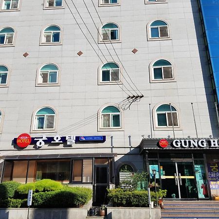 Gung Hotel Jeonju Buitenkant foto