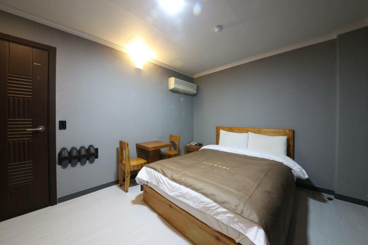 Gung Hotel Jeonju Buitenkant foto