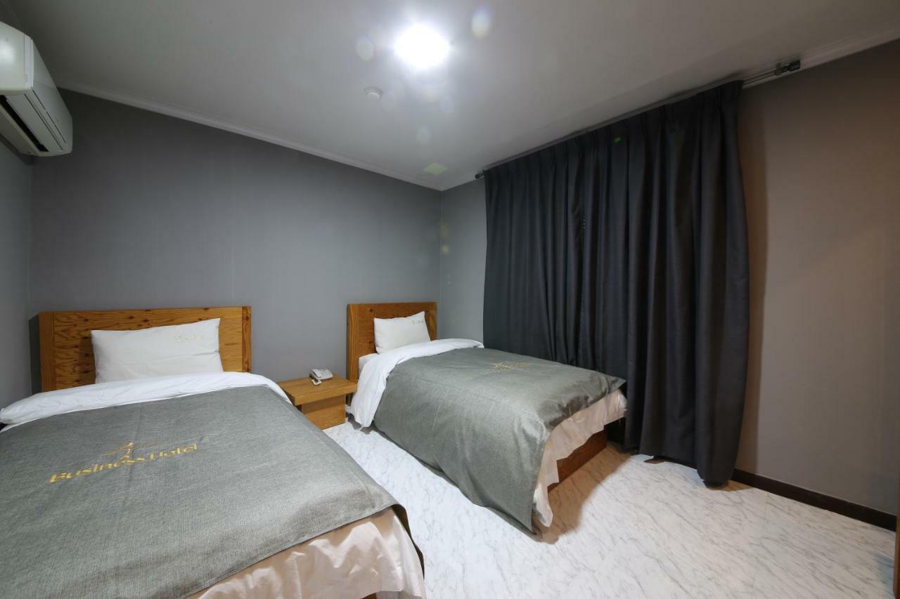 Gung Hotel Jeonju Buitenkant foto