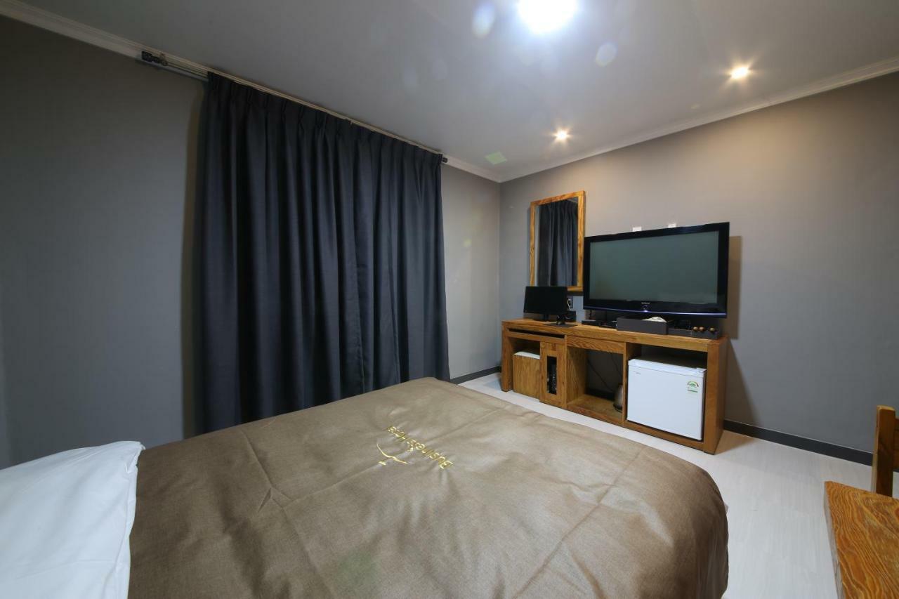 Gung Hotel Jeonju Buitenkant foto