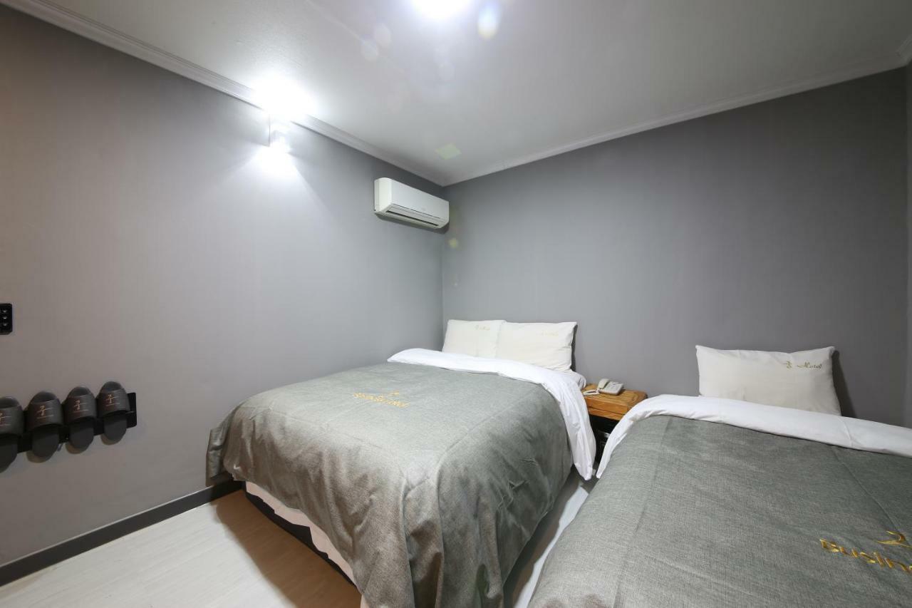 Gung Hotel Jeonju Buitenkant foto
